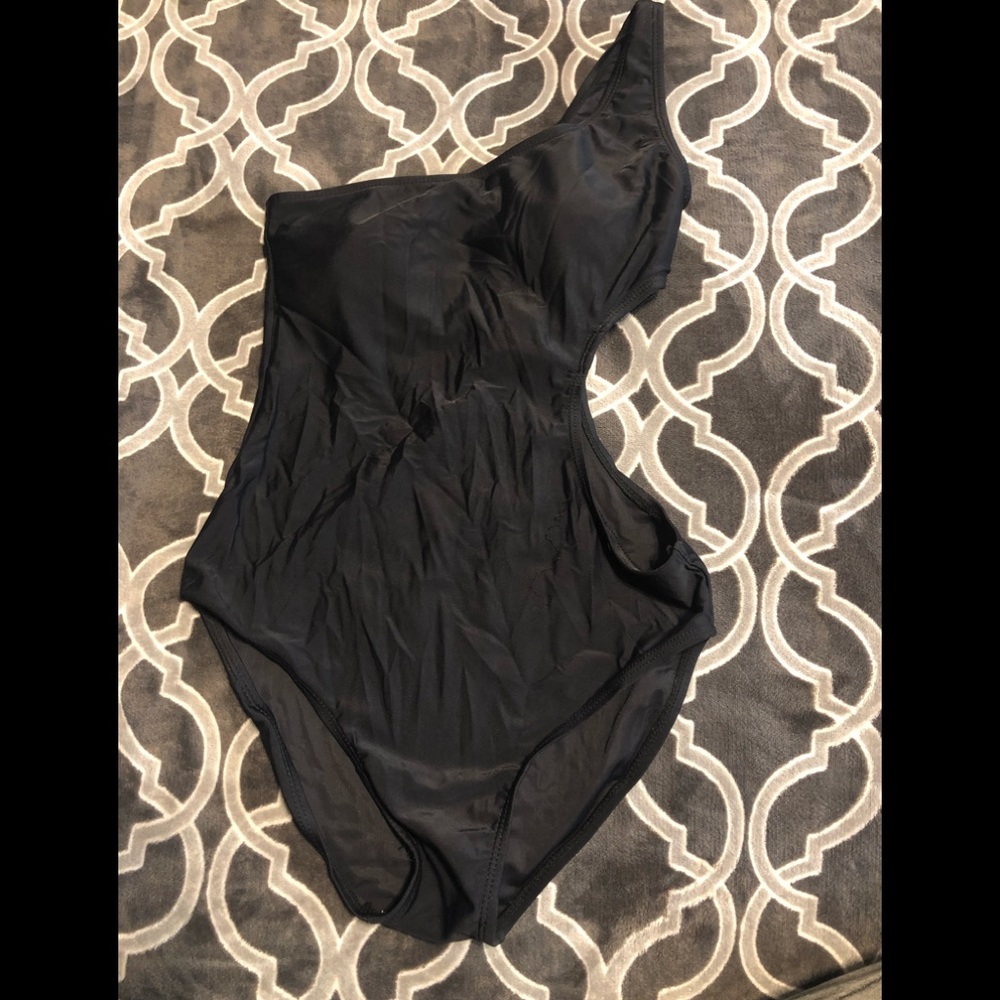 One sleeve bathing suit